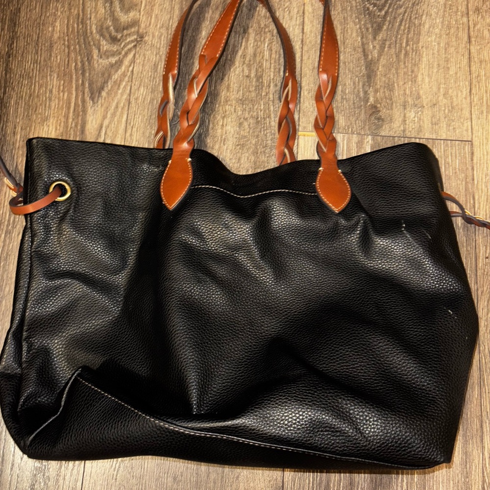 Black St. John’s bay shoulder bag/tote